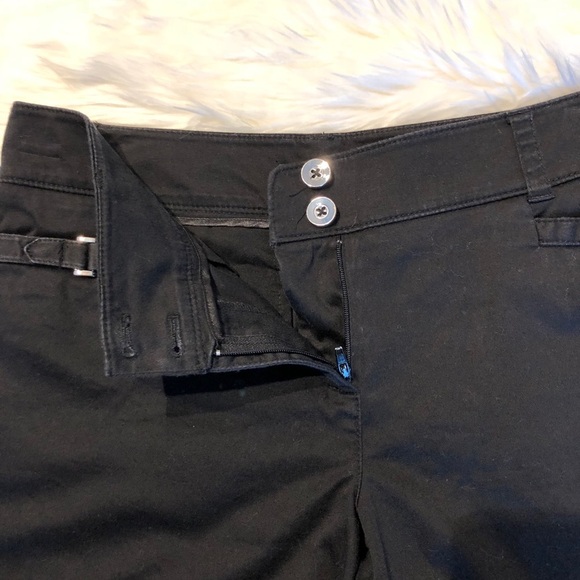 5[WHBM] Black shorts metal detail - Picture 3 of 6